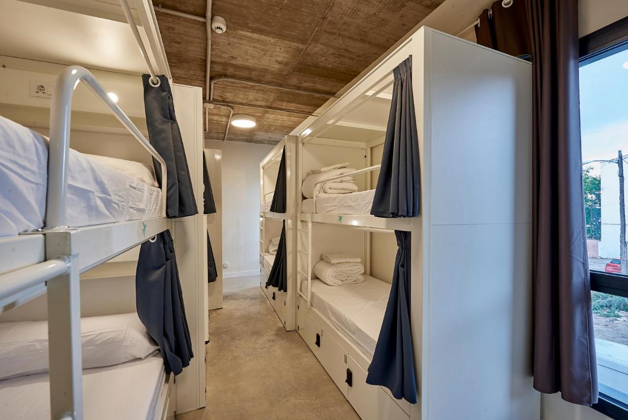 Hostelfly *